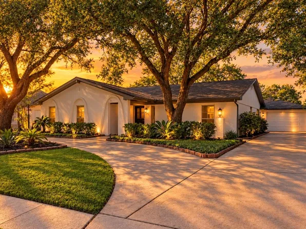 1110 Cheshire Ln, Houston, TX 77018