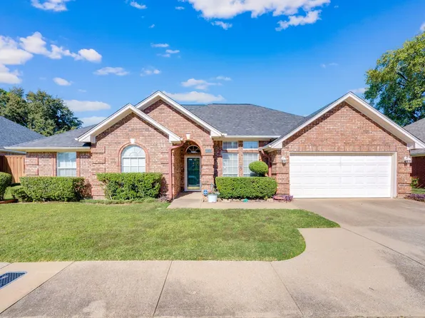 1401 Danielle Dr, Bedford, TX 76021