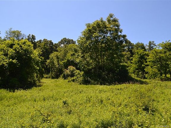 2nd image of 2 Delia Ln