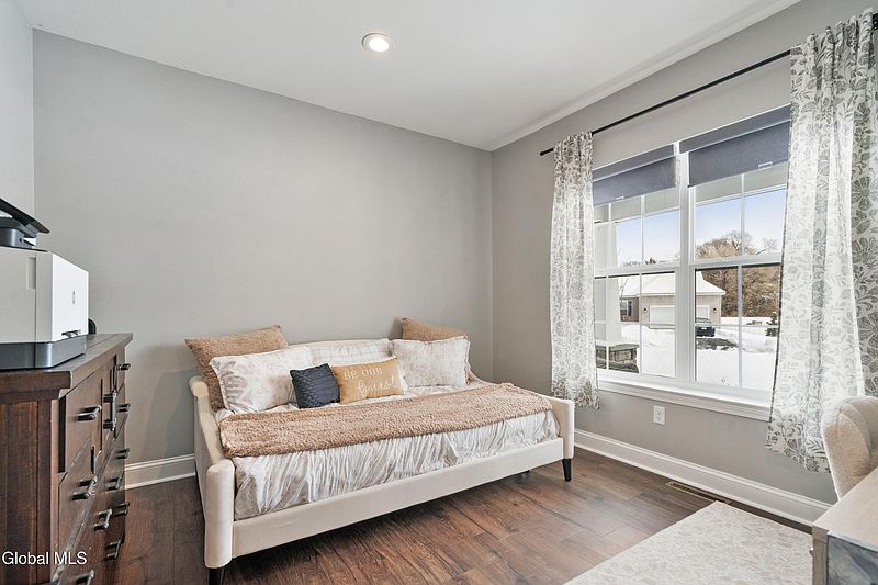 3rd image of 24 Winterberry Lane