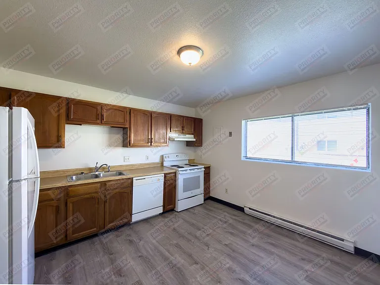 1405 Eagles Nest Cir — Photo 2