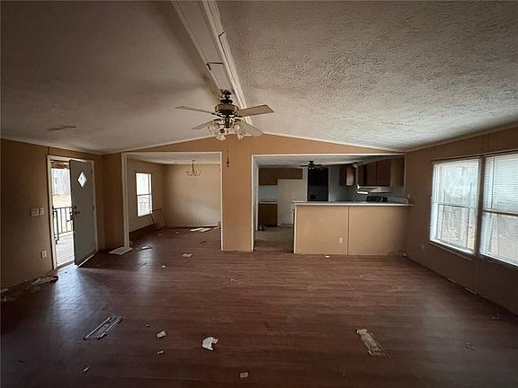 3rd image of 74 Davis Rd