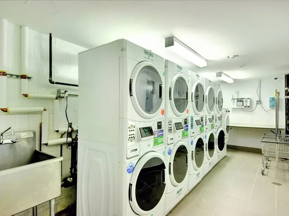 272 Manhattan Avenue image 7 of 8