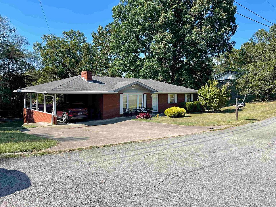 1st image of 216 Chickasaw Ct