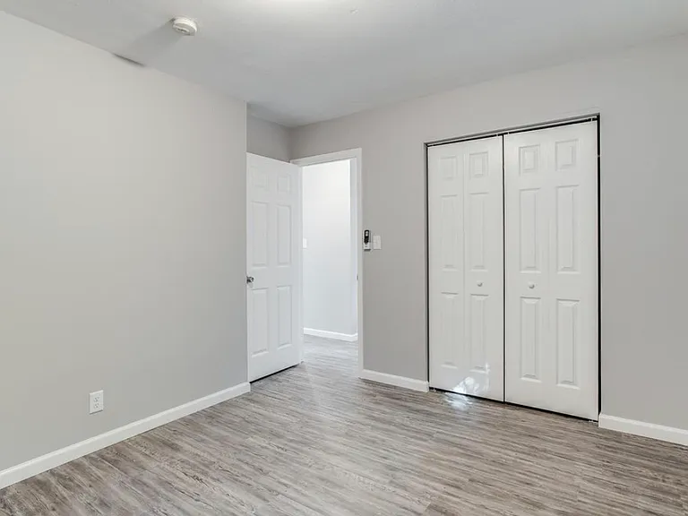 755 E Red Bud Rd #101 — Photo 8