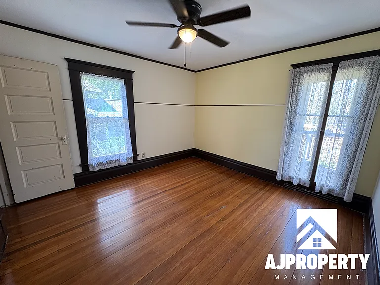 119 N Summit Ave — Photo 31