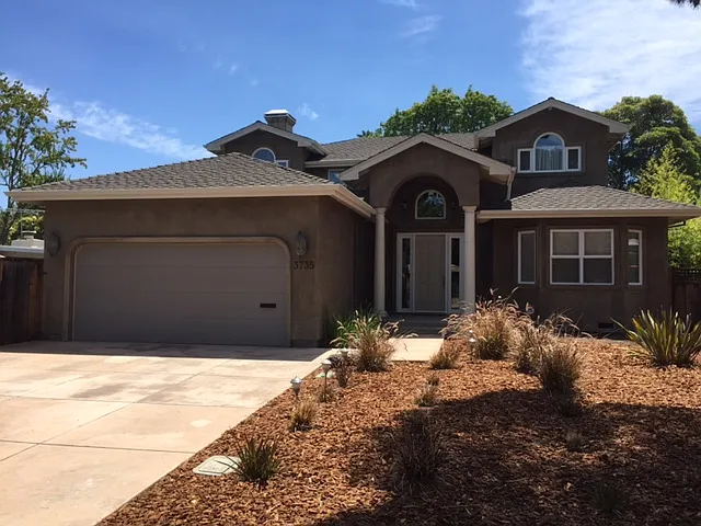 4 bed, 2135 sqft, $8,800 — Photo 1