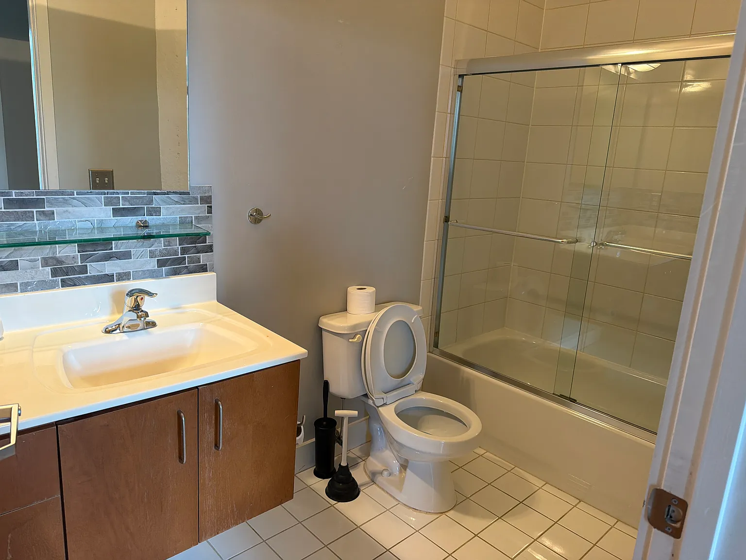 2 bed, 1200 sqft, $1,850 — Photo 2