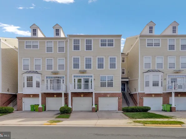 13614 Salk St #126, Oak Hill, VA 20171