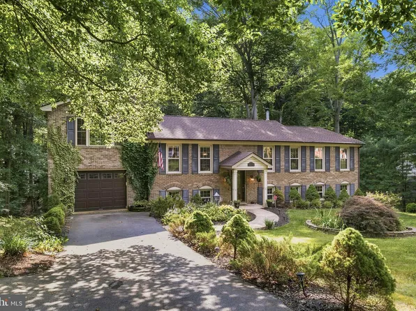5317 Lily Ct, La Plata, MD 20646