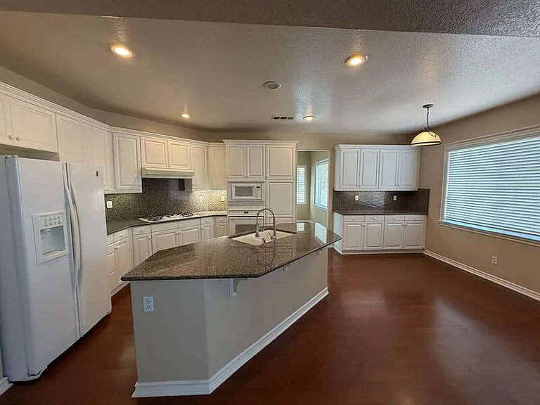 46263 Drymen Ave — Photo 4