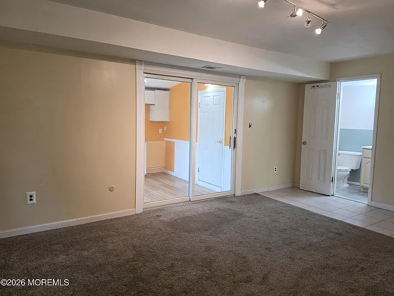42 Richards Dr — Photo 17