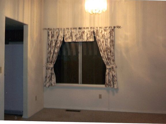 5th image of 1521 Mill Creek Way