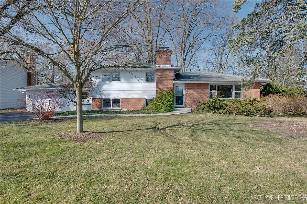 5500 Pershing Ave photo 1