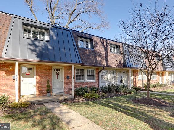 2nd image of 433 James Ct #59