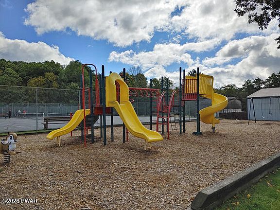 5th image of Buckeye Ln