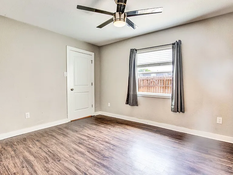 7204 Twin Crest Dr #101 — Photo 8