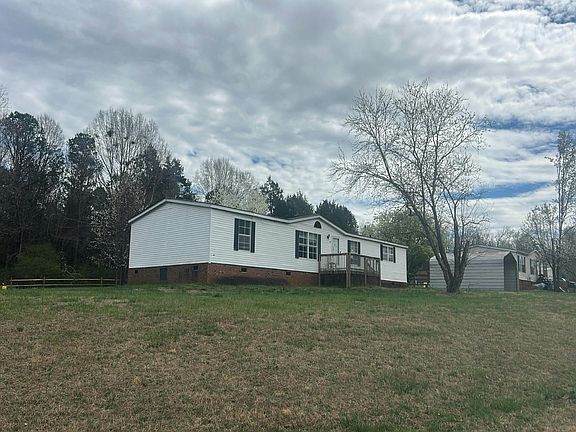 3rd image of 118 Mountain Brook Dr