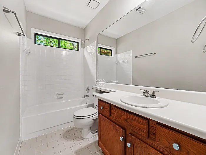 1209 Wynford Colony SW — Photo 14
