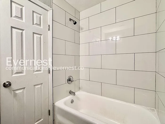 613 E Xyler St — Photo 10