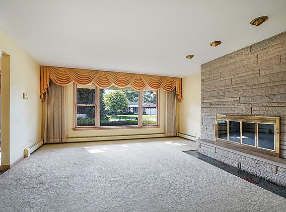 3rd image of 12241 Flambeau Dr