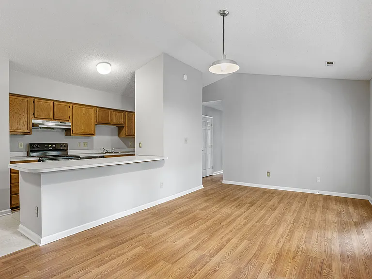 1321 Park Glen Dr #304 — Photo 6