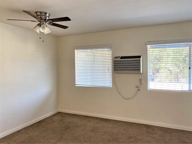 336 Claydelle Ave #10 — Photo 4