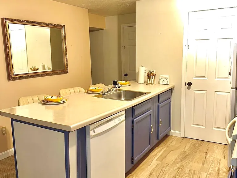 1462 Yorktowne Dr — Photo 21