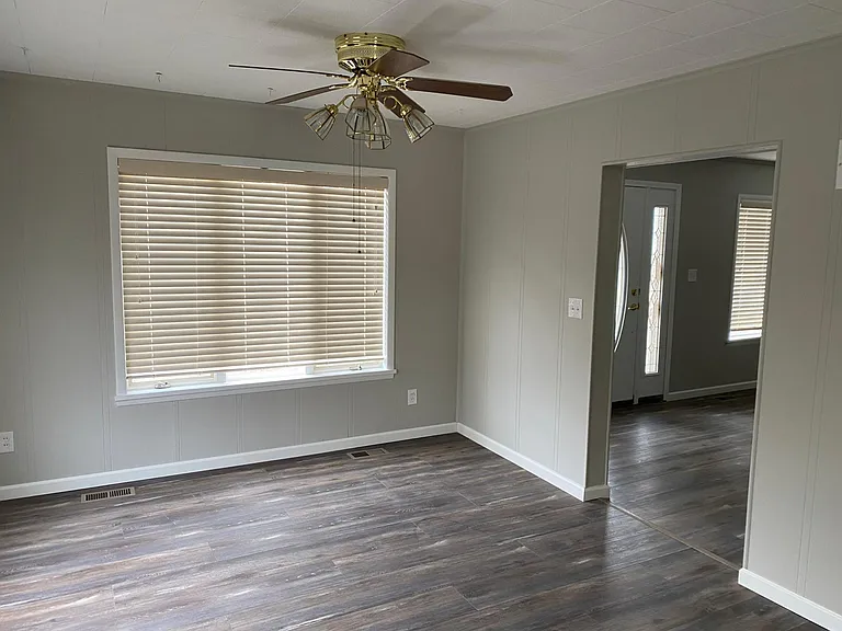 200 W Ash St — Photo 7