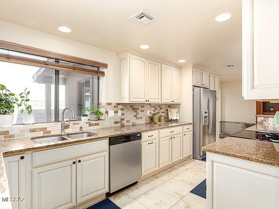4th image of 2525 W Calle Padilla