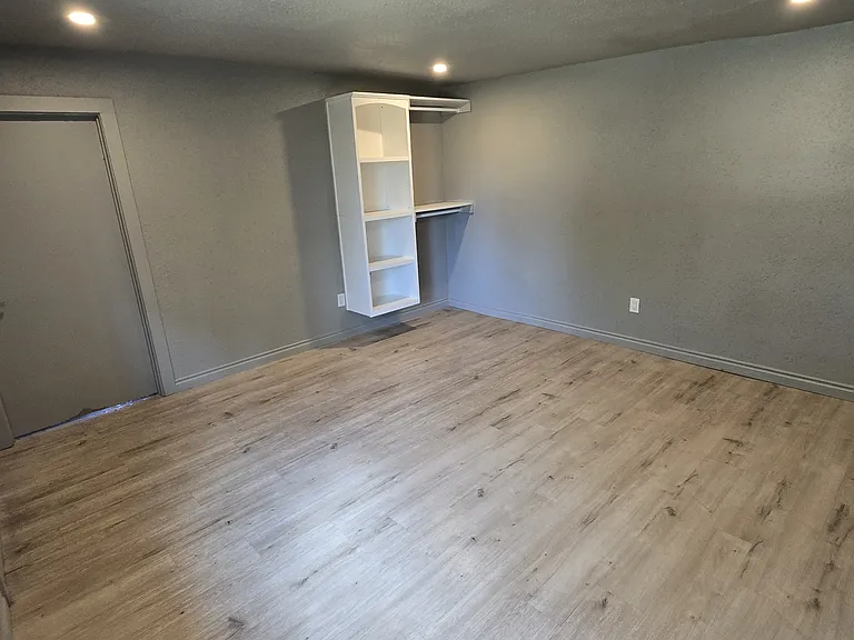 115 Charlotte St NE — Photo 12