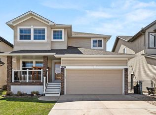 117 NE Westmount Rd, Okotoks, AB T1S 2J5