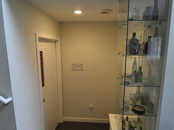 2nd image of 615 W Lafayette St Unit 1