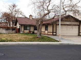2402 E Avenue R4, Palmdale, CA 93550