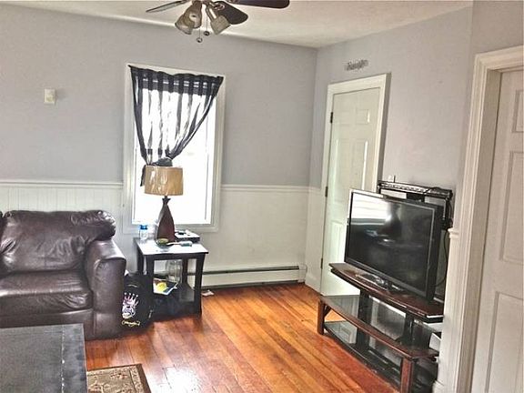 Living Room diff. Angle