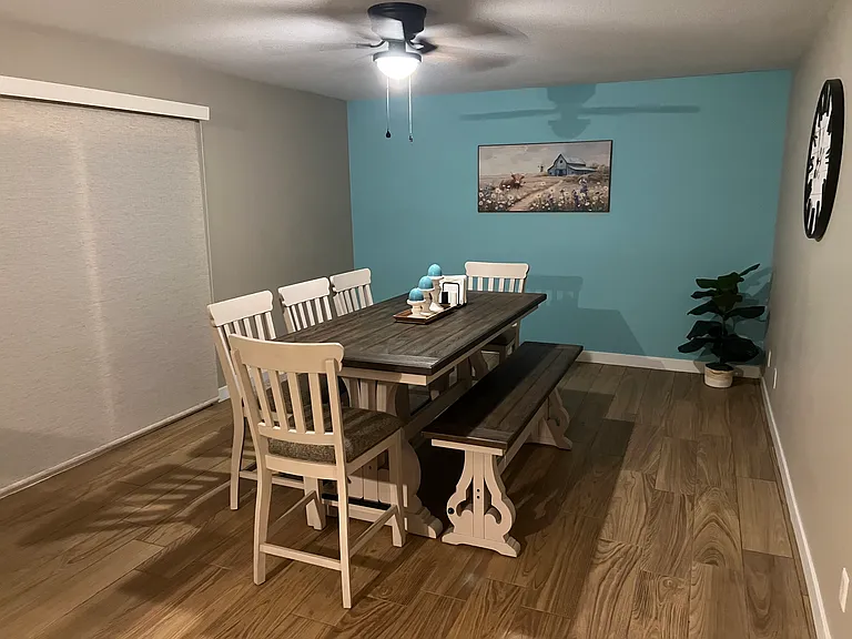1814 W Kerry Ln — Photo 11