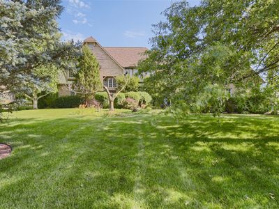 66 S Royal Oaks Dr, Bristol, IL, 60512