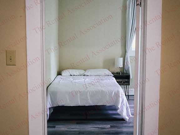 3rd image of 108 1st St S