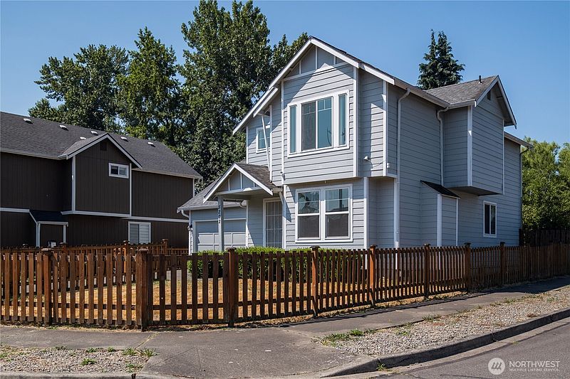 4th image of 5202 E E Street