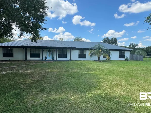 703 NE 7th St, Summerdale, AL 36580