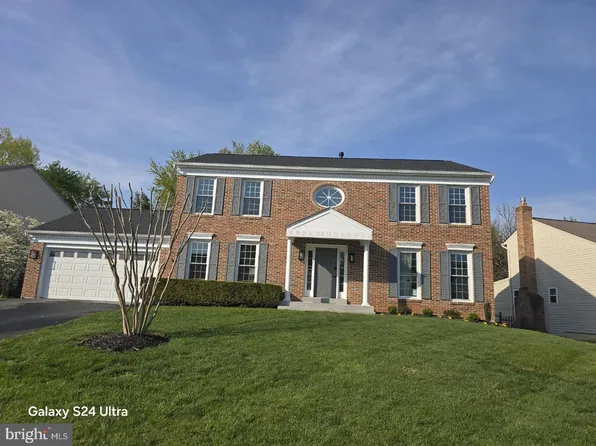 14804 Hunting Path Pl, Centreville, VA 20120