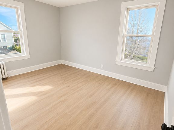 5th image of 100 Smith St #1A