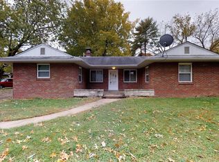 4220 Oak Ln, Belleville, IL 62226