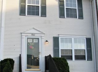 1061 Shady Lake Dr, Columbus, OH 43228
