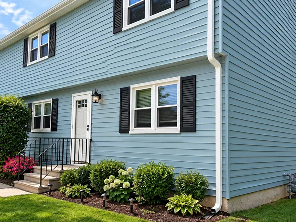 97 Robertson St, Bristol, CT 06010