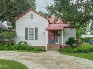 119 Bracy St, Jeanerette, LA 70544