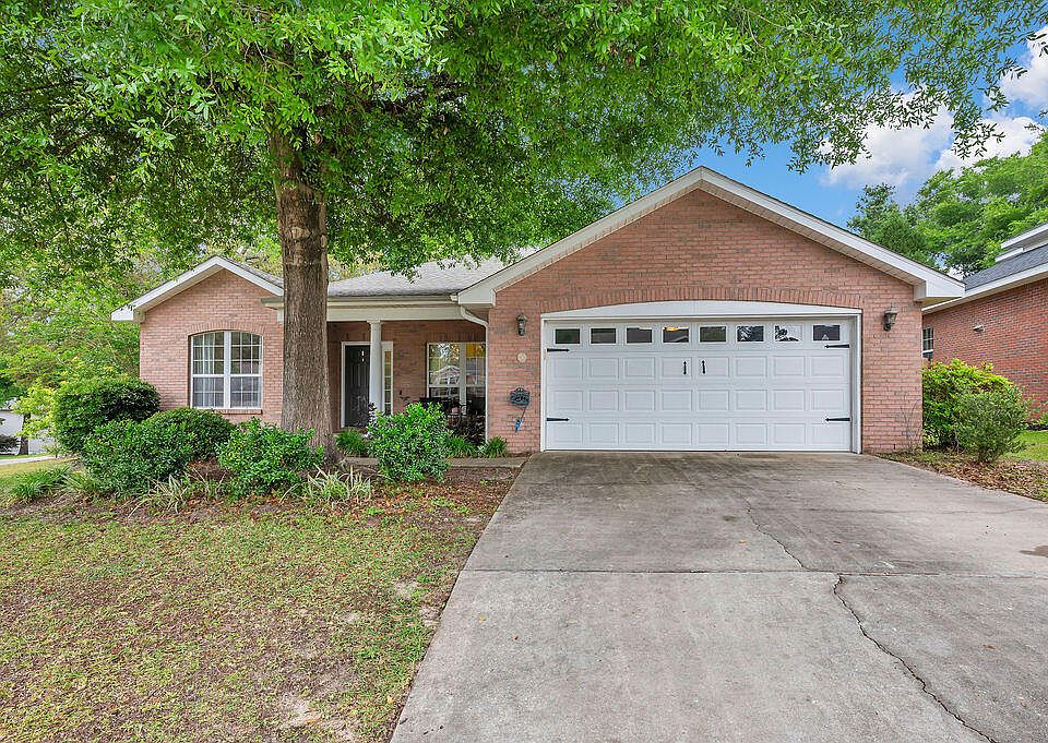 2nd image of 210 Gracie Ln