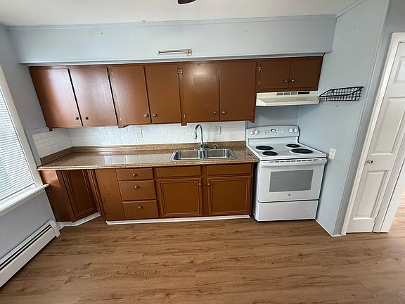 2nd image of 85 California St #6