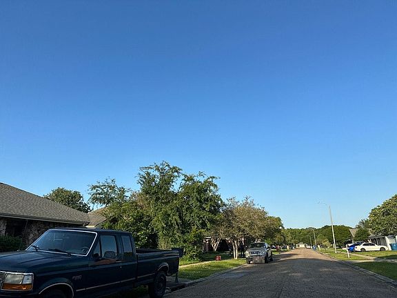 4th image of 107 Canada Dr