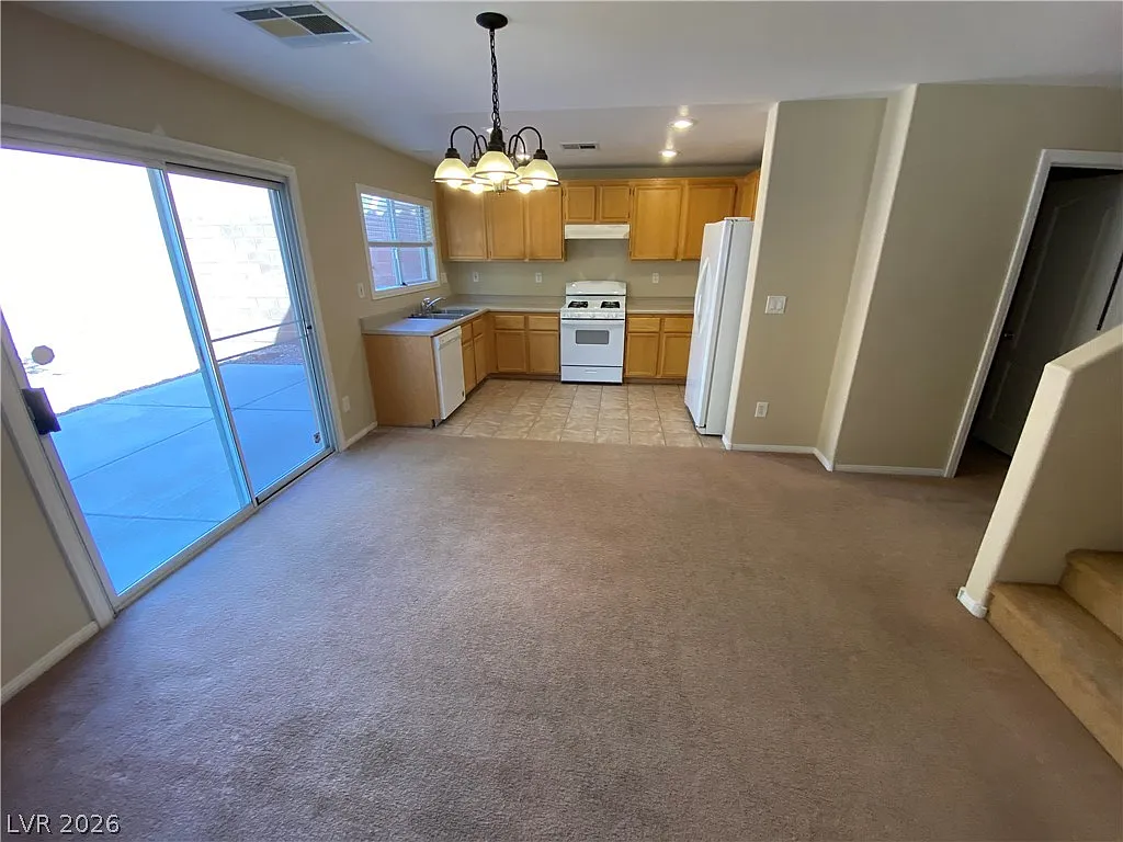 3 bed, 2.5 bath, 1871 sqft, $2,200 — Photo 4